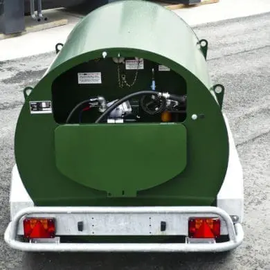 Highway Tow Diesel Bowser 2000 liter (doppelachsig)