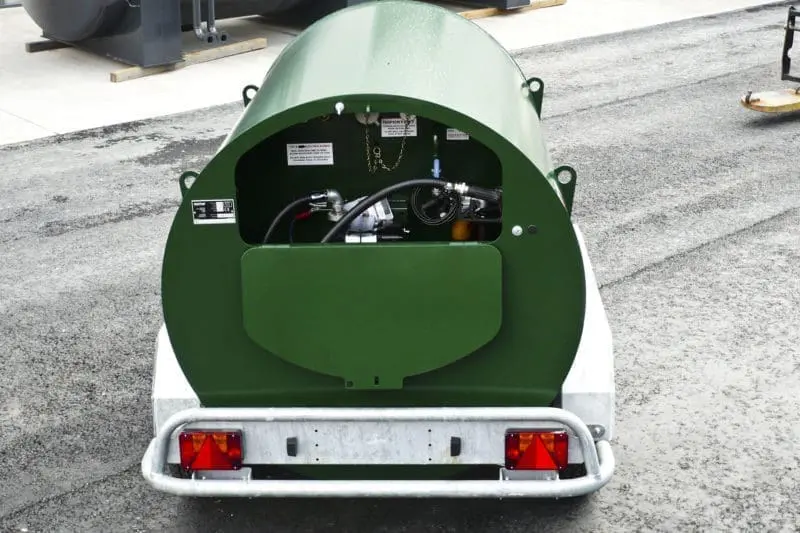 Highway Tow Diesel Bowser 2000 liter (doppelachsig)