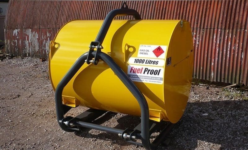 Fuel Tank 1000 liters with three-point connector